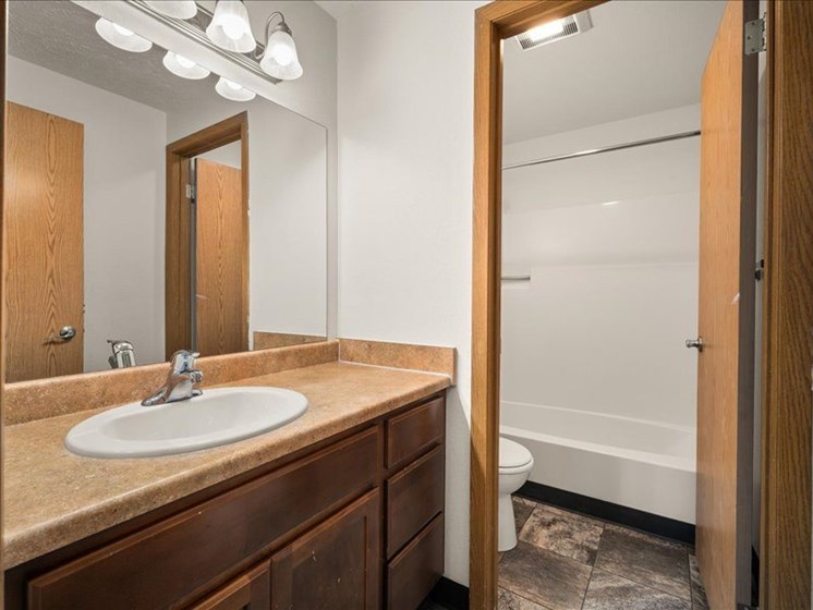 Bathroom, unit Style 2A